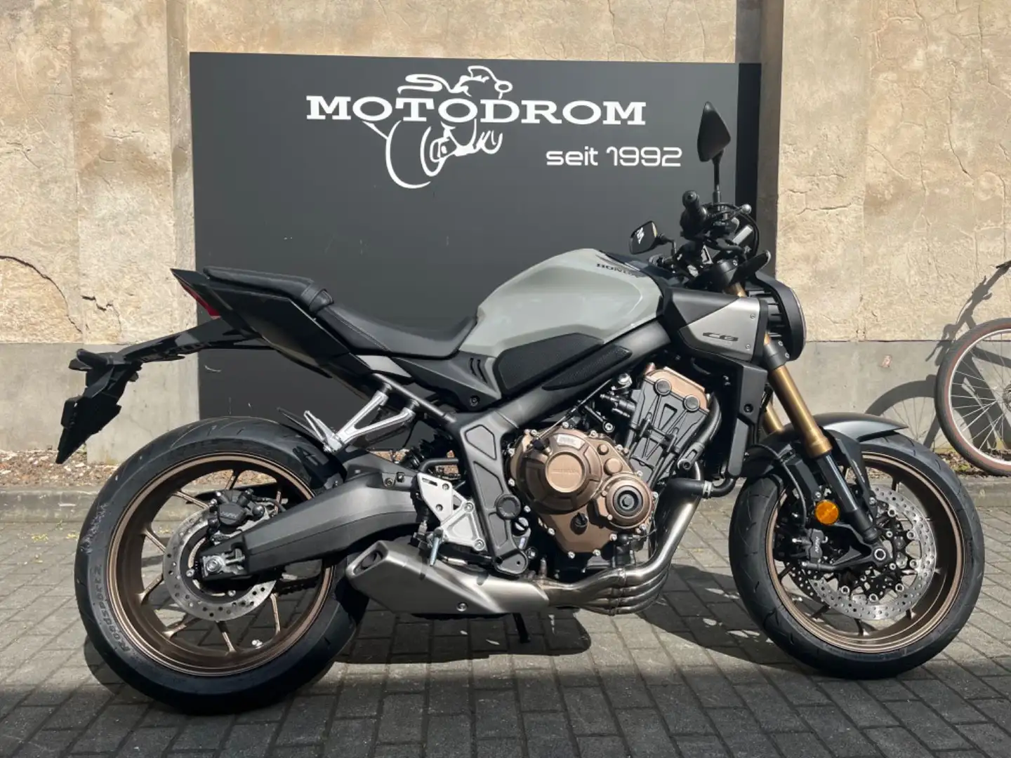 Honda CB 650 R  inkl. Preisgarantie Grey - 1