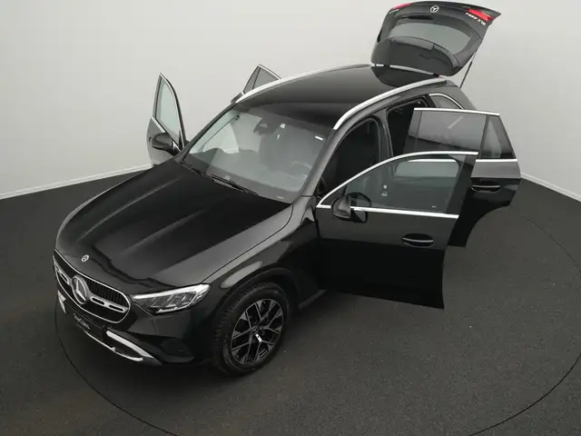 Mercedes-Benz 220 view 14