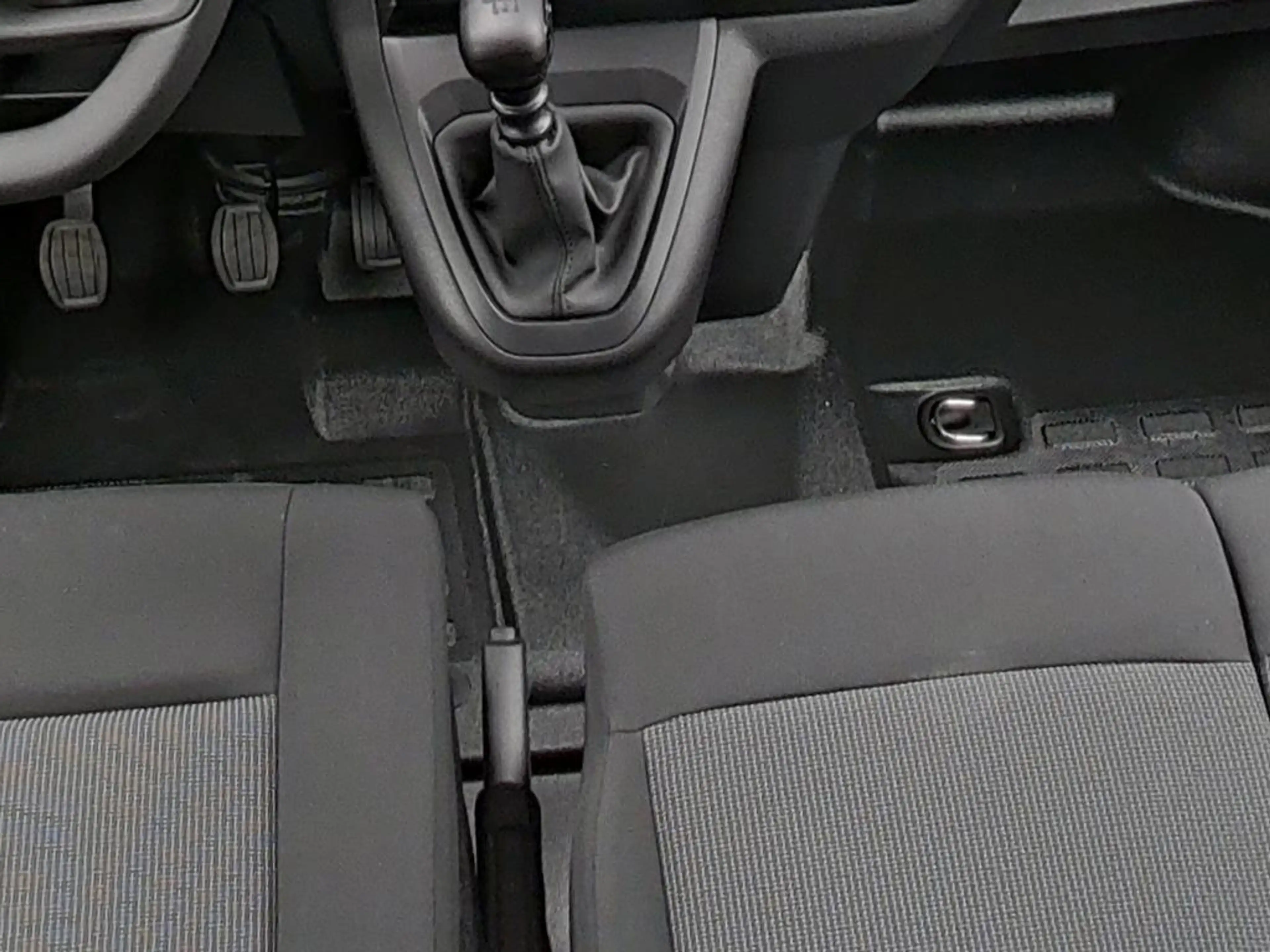 Opel Vivaro KW M Diesel 120 Manuell — photo 13