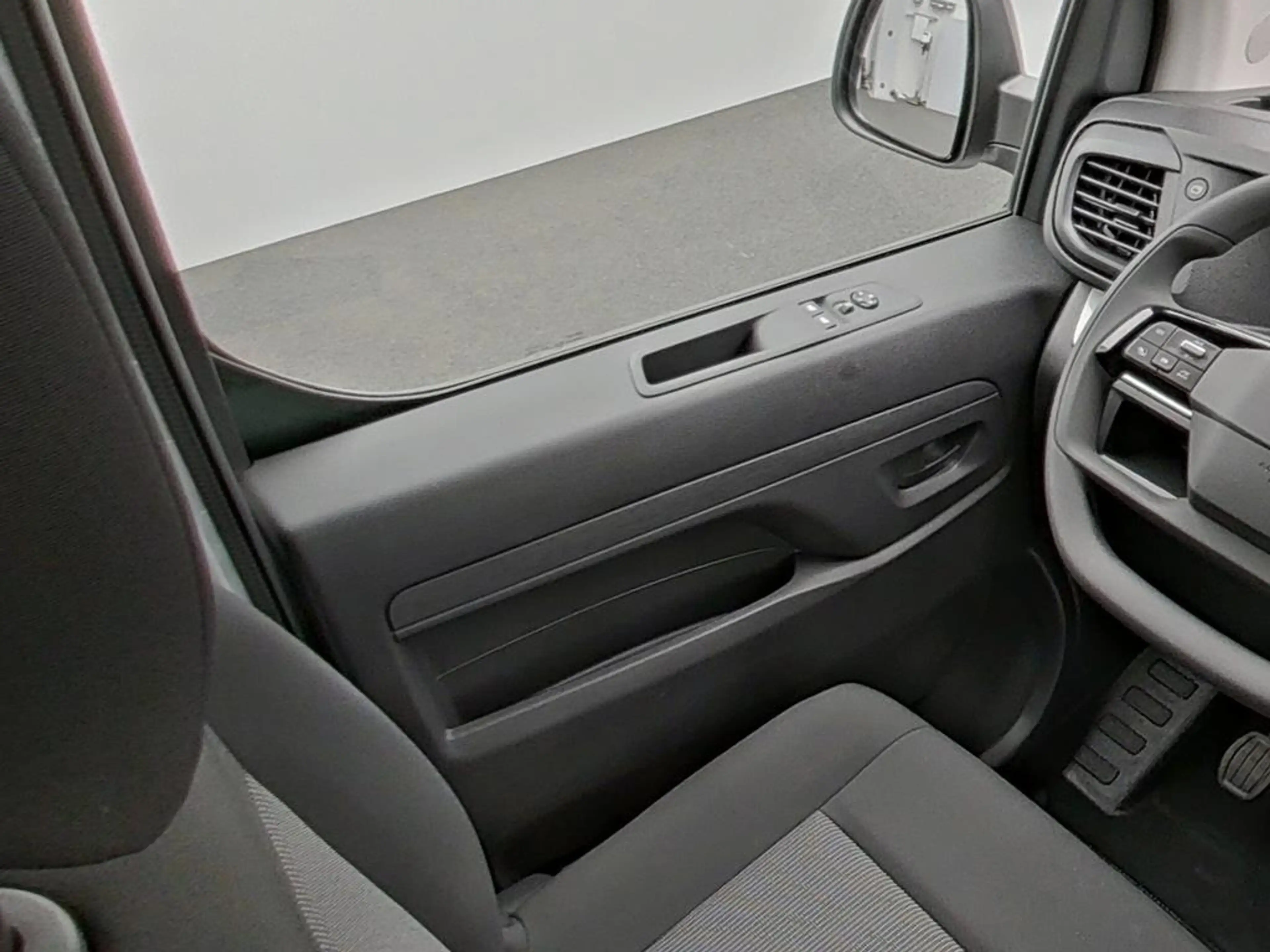 Opel Vivaro KW M Diesel 120 Manuell — photo 14