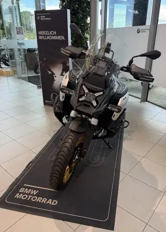BMW R 1300 GS view 5