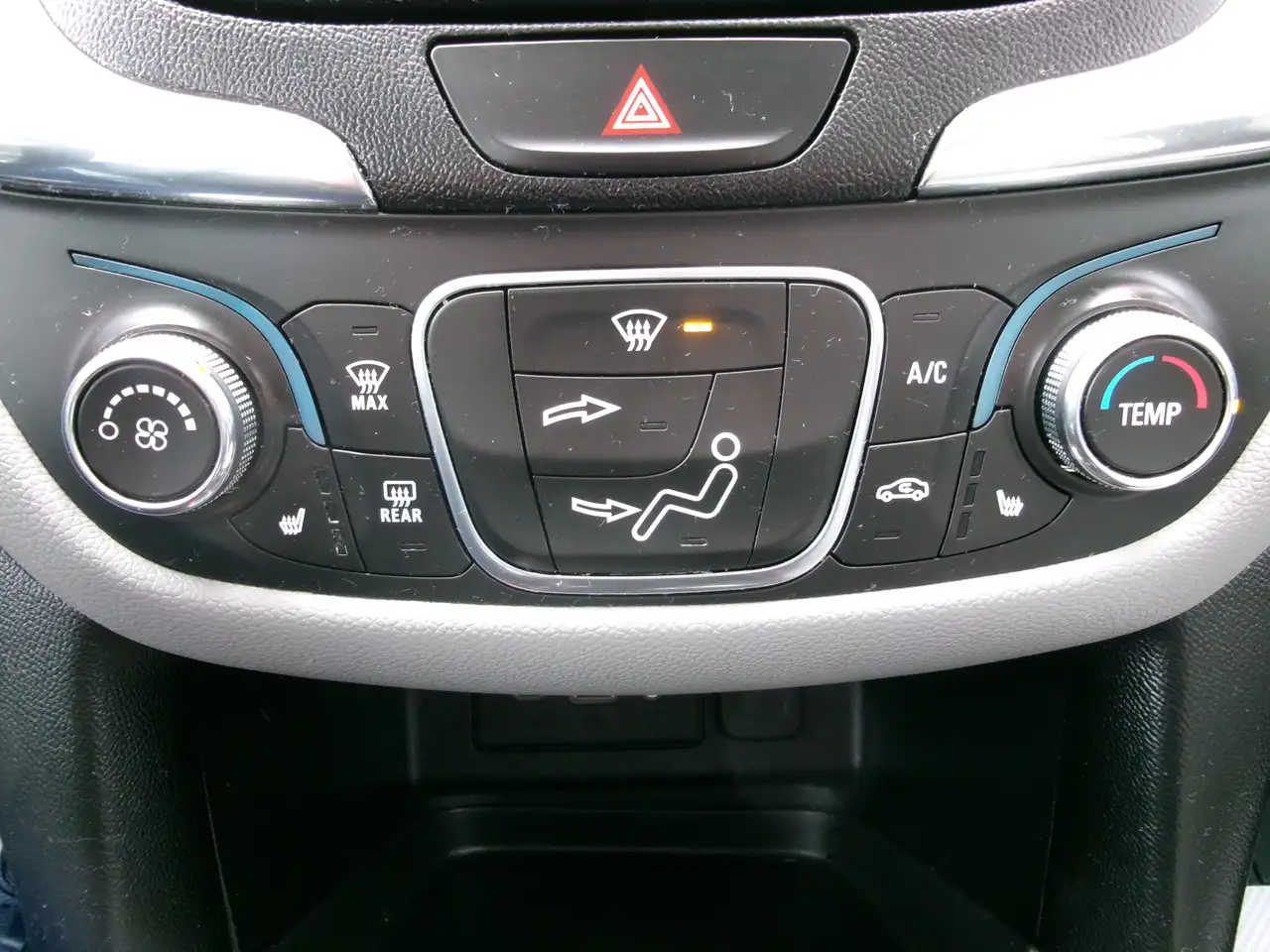 Chevrolet Equinox снимка Chevrolet Equinox