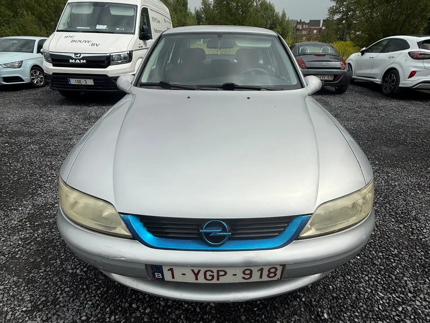 Opel Vectra Vectra 1.6 Selection Comfort srebrna - 1