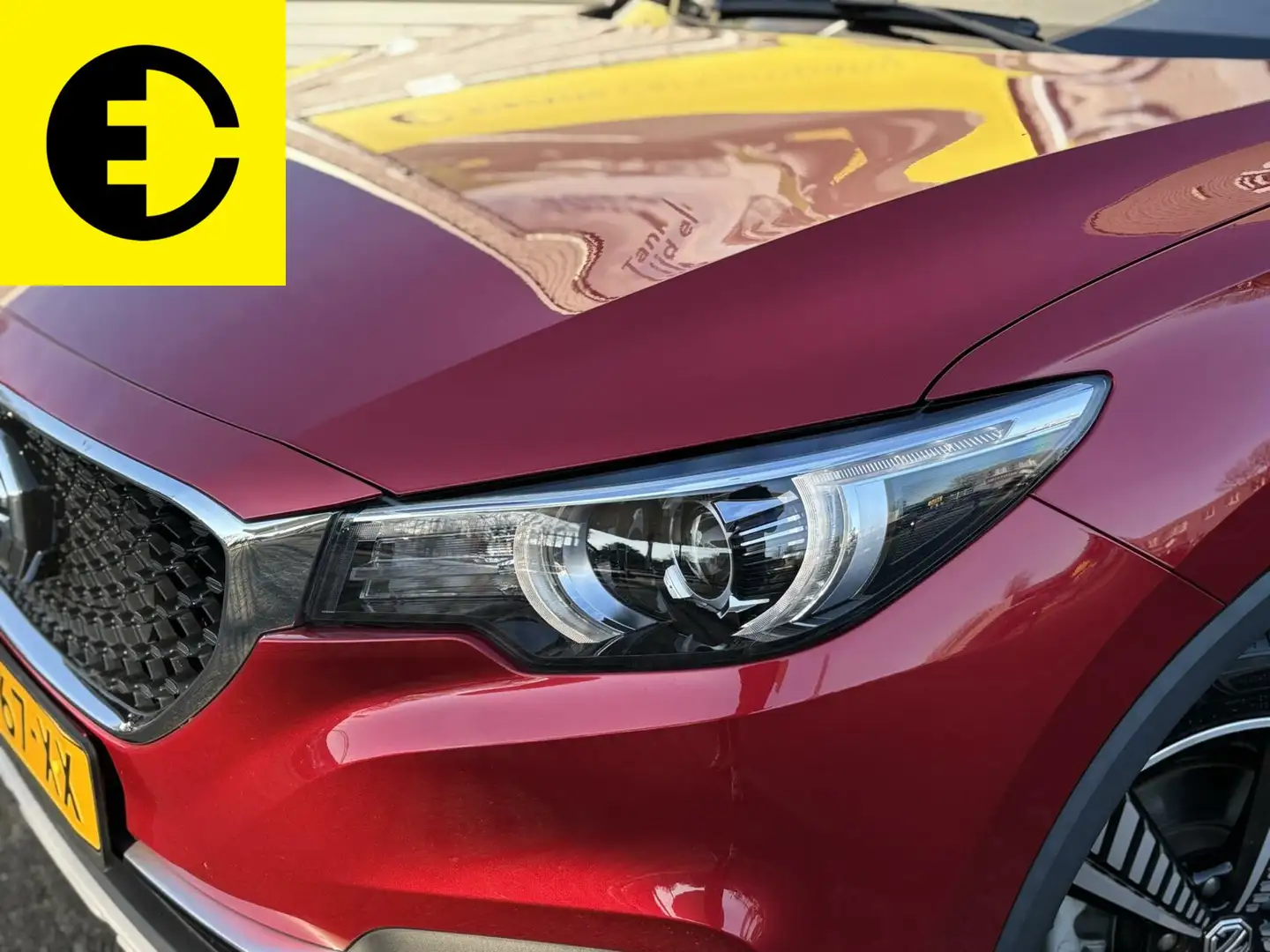 MG ZS EV Luxury 45 kWh | Pano | CarPlay | stoelverwarmin Rood - 2