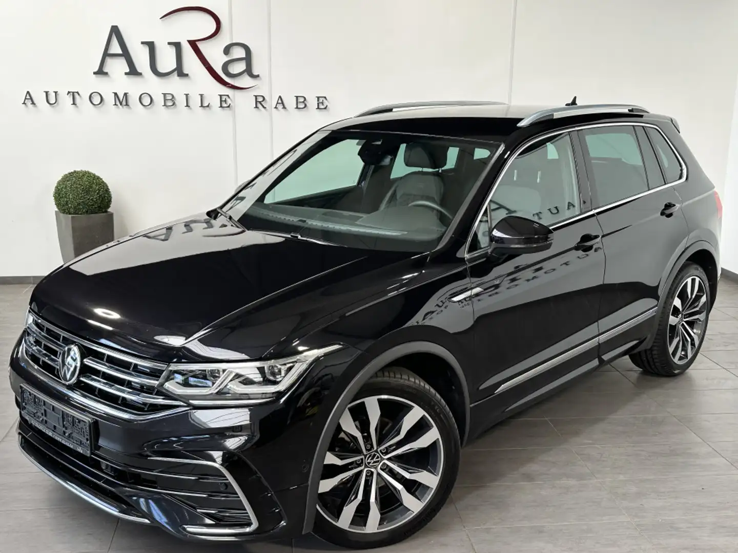Volkswagen Tiguan 2.0 TDI DSG R-Line NAV+LED+AHK+ACC+20ZOLL Negro - 2