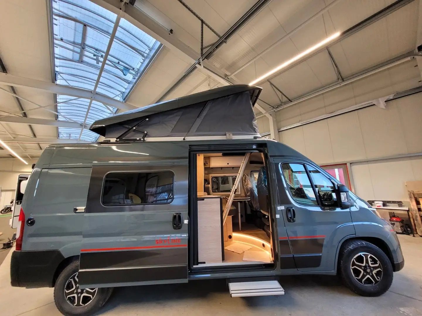 Bürstner Campeo C 600 Skyline Automatik ADach Bestpreisg Grau - 1