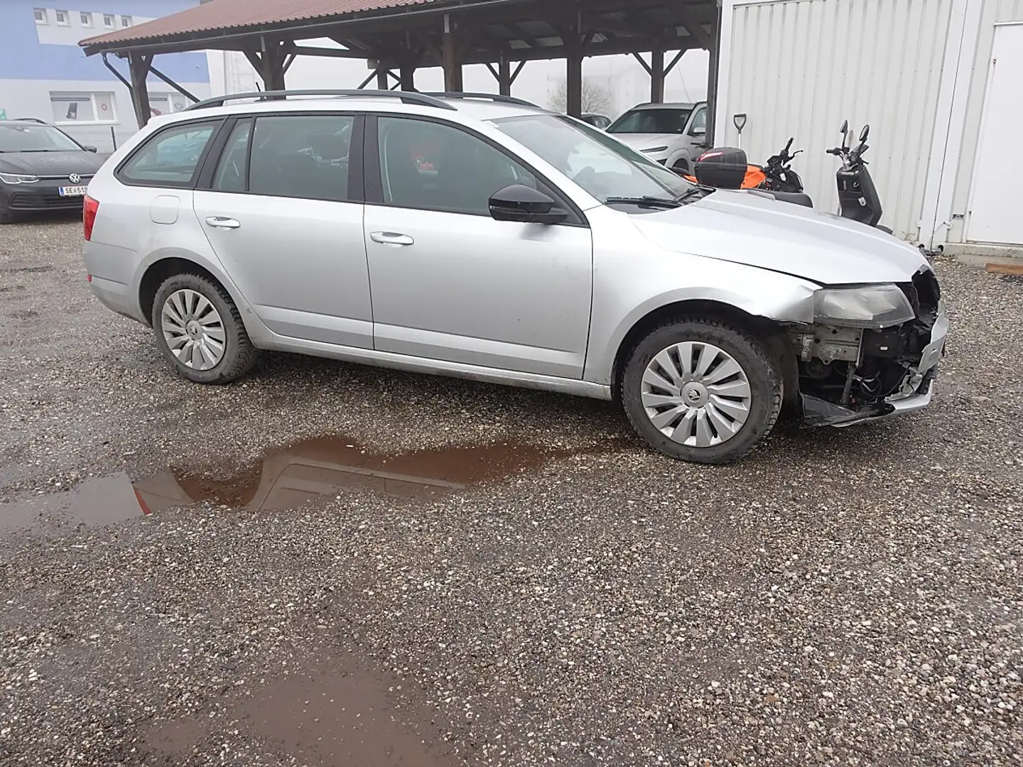 Skoda Octavia Combi 1,6  TDI 4x4 Silber - 2