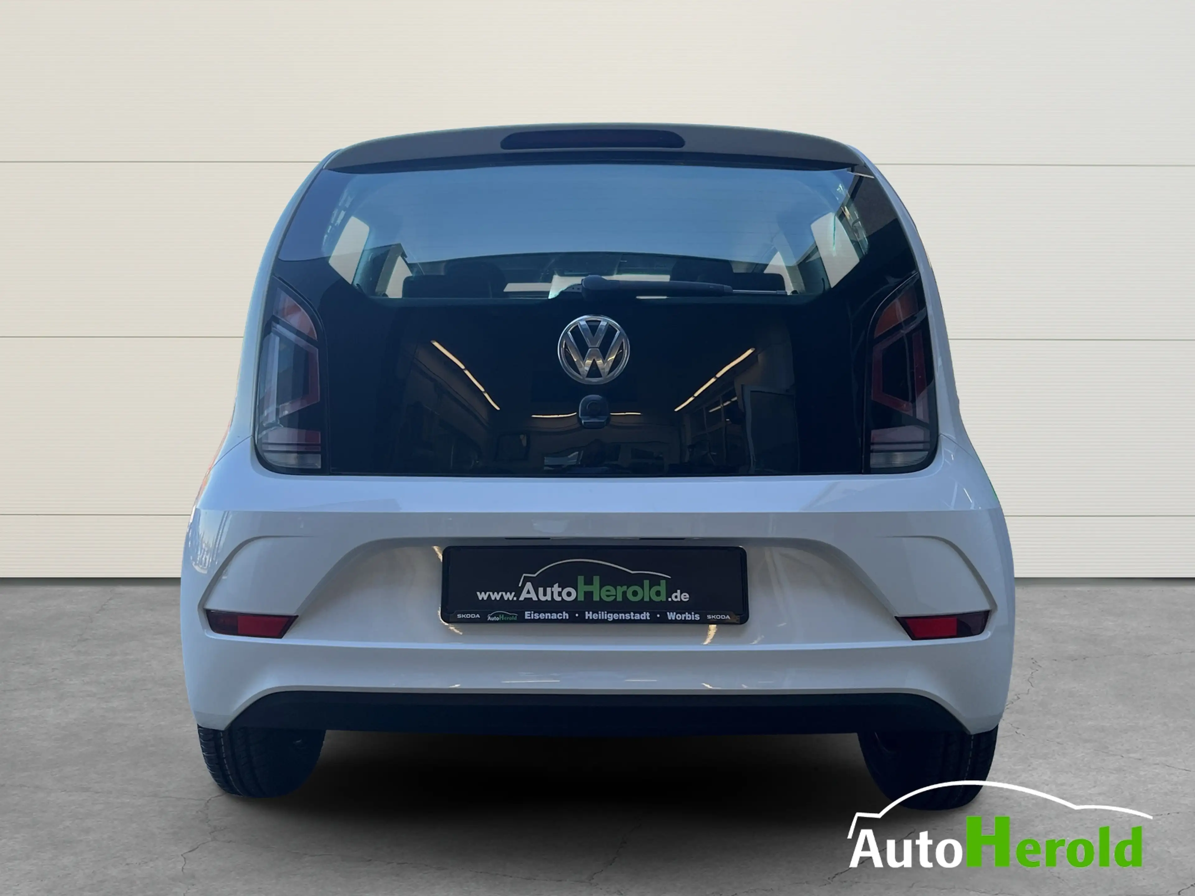 Volkswagen up! 1,0 l  44 kW (60 PS) 5-Gang — photo 7