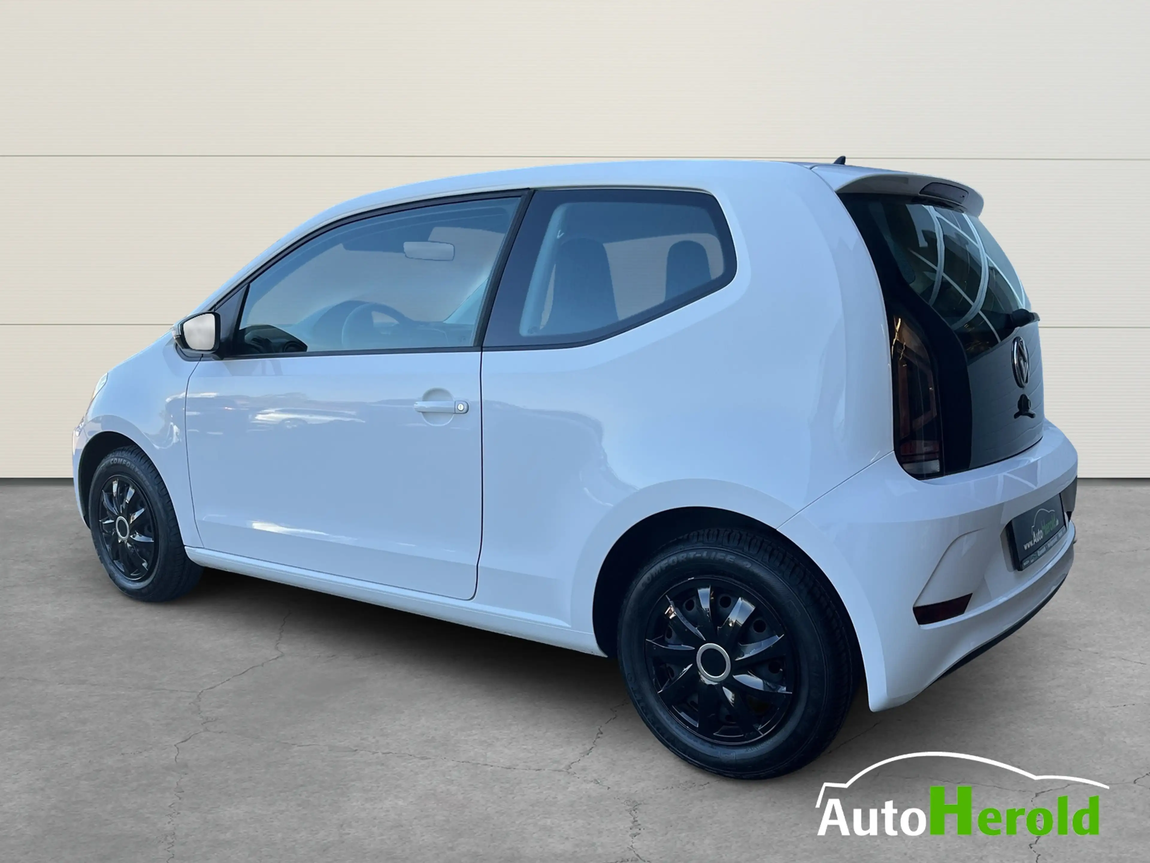 Volkswagen up! 1,0 l  44 kW (60 PS) 5-Gang — photo 6