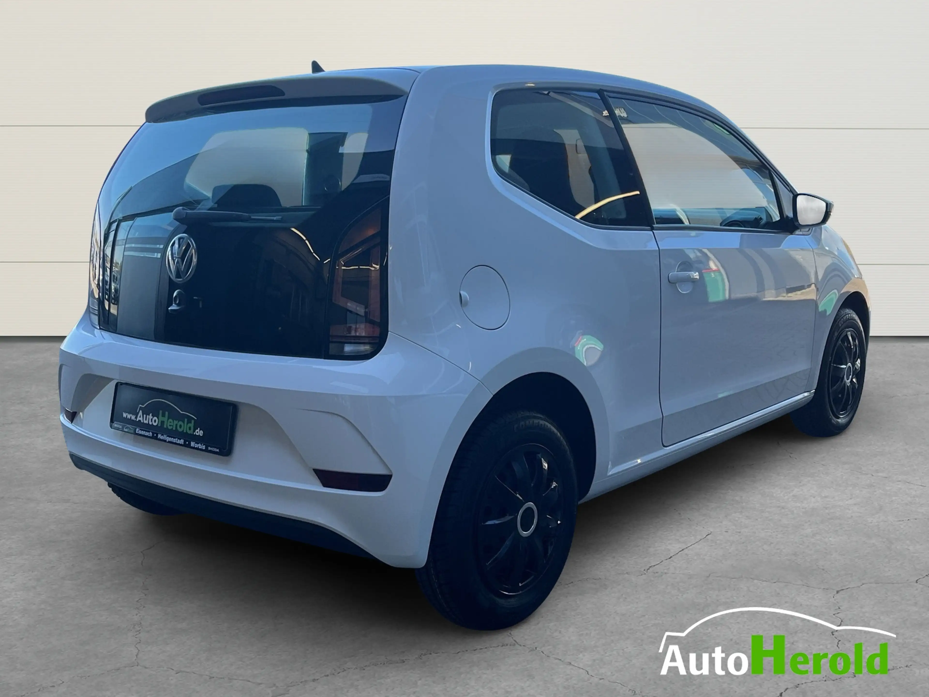 Volkswagen up! 1,0 l  44 kW (60 PS) 5-Gang — photo 9
