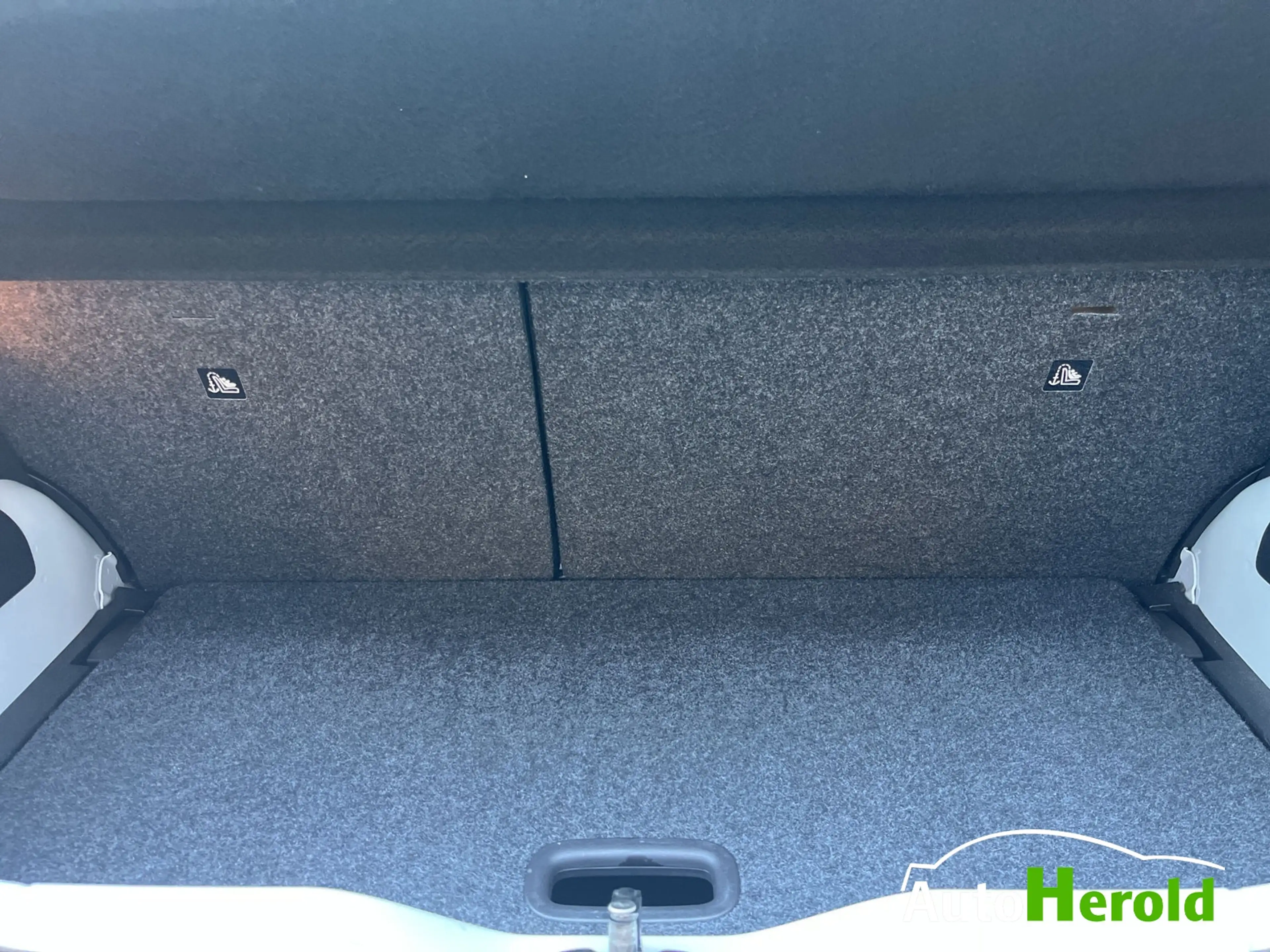 Volkswagen up! 1,0 l  44 kW (60 PS) 5-Gang — photo 8