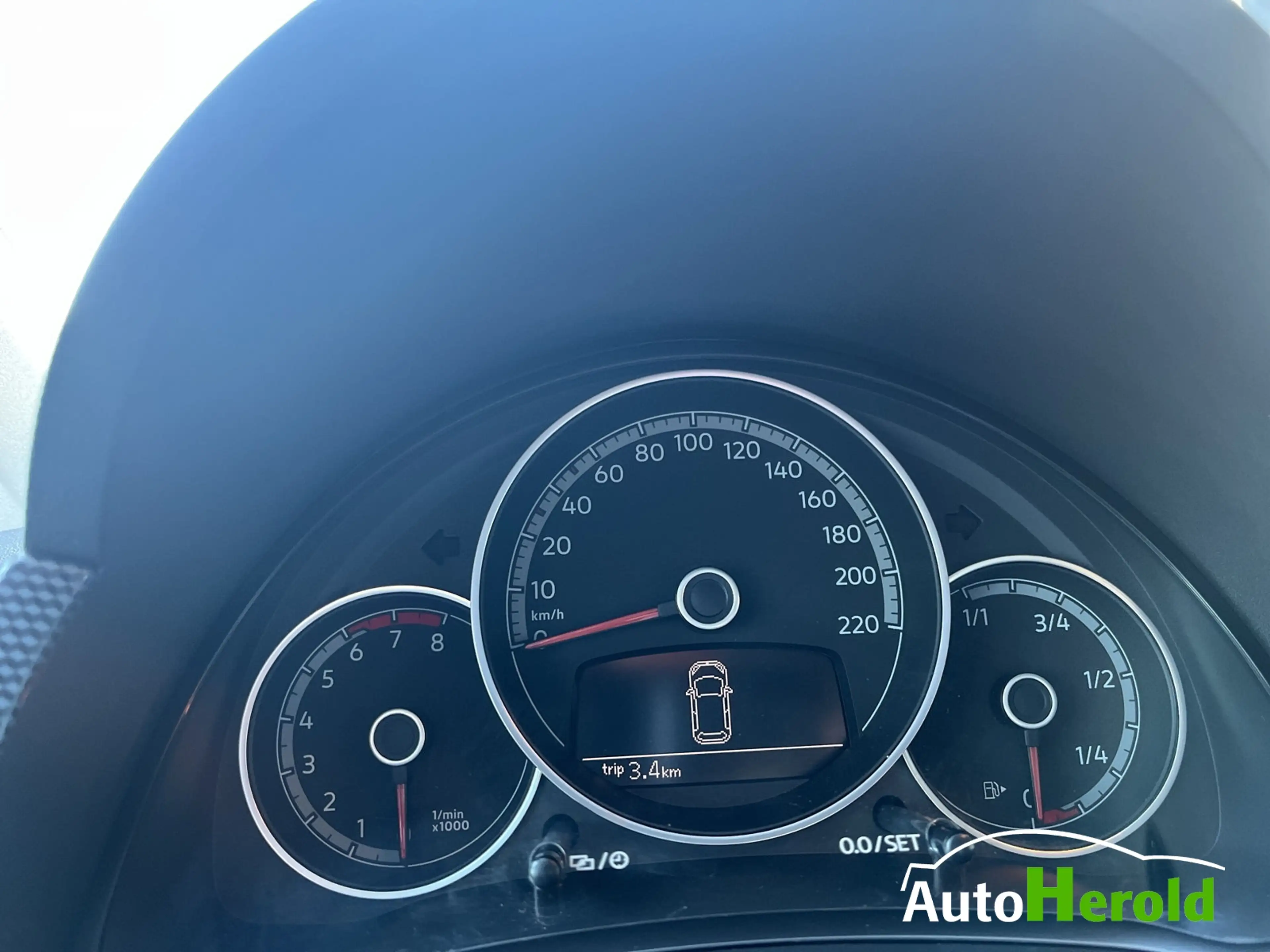 Volkswagen up! 1,0 l  44 kW (60 PS) 5-Gang — photo 15