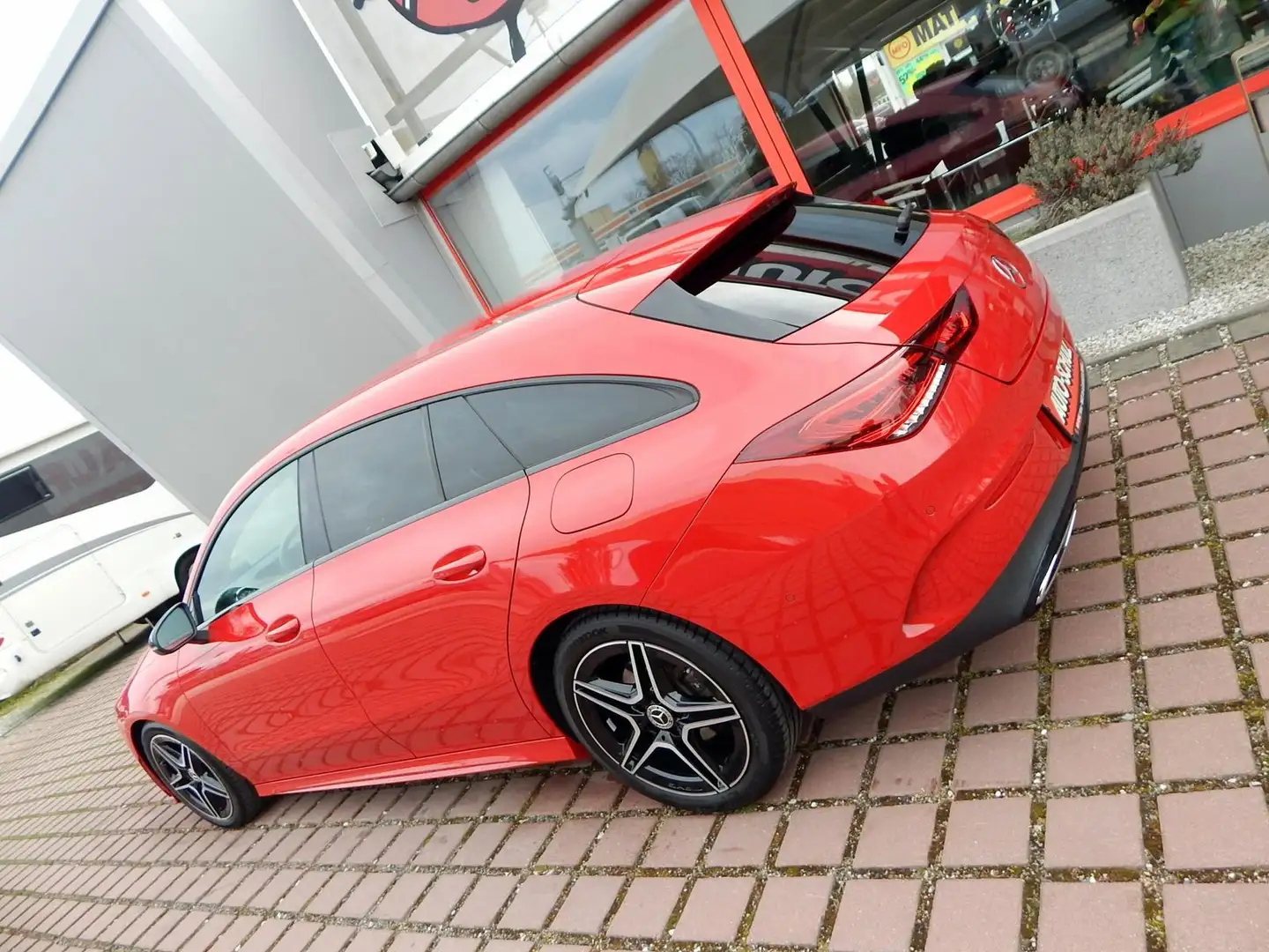 Mercedes-Benz CLA 200 AMG Sport Line Rouge - 2
