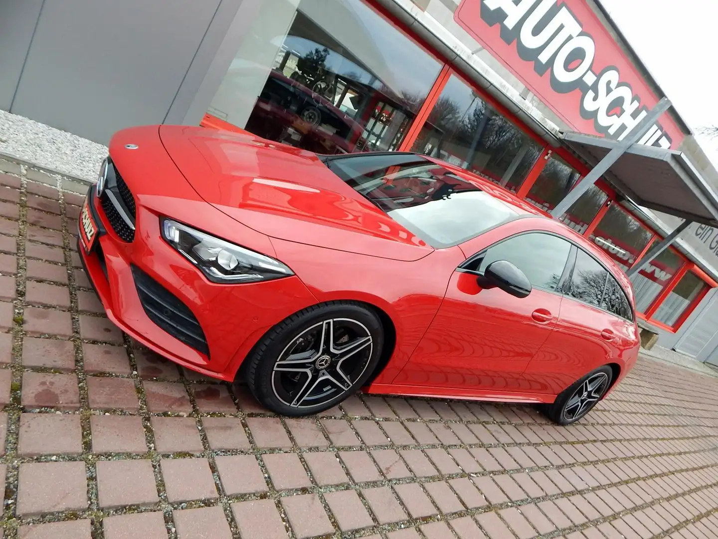Mercedes-Benz CLA 200 AMG Sport Line Rouge - 1