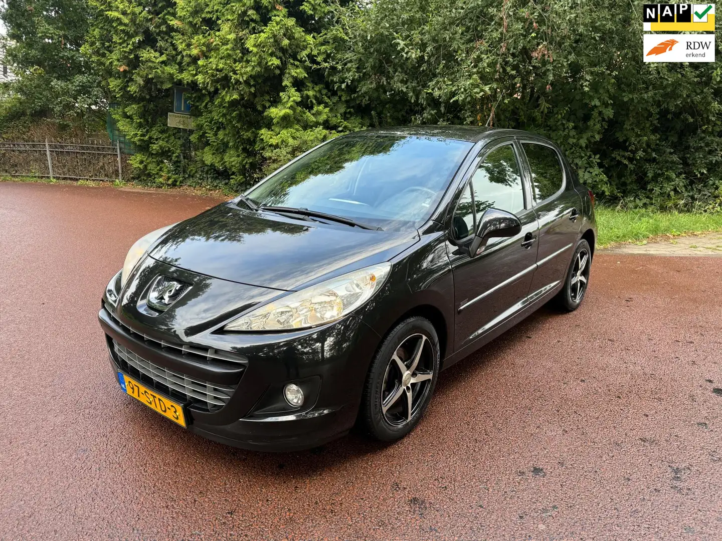 Peugeot 207 1.4 VTi Sportium / Airco / NAP / Apk / 5d / Lm / Zwart - 1
