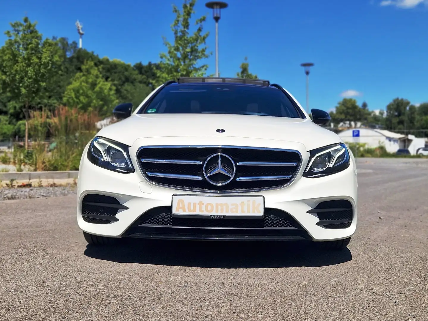 Mercedes-Benz E 200 E 200 d/AMG-Line/Standheizung/Night Paket/Panorama Blanc - 2
