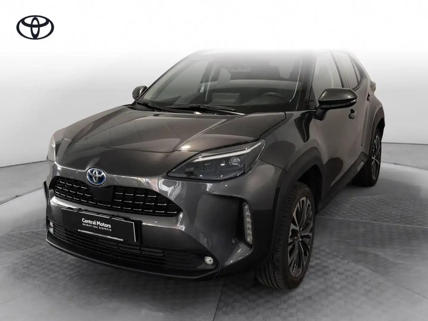 Toyota Yaris Cross 1.5h Lounge awd-i 116cv e-cvt Grigio - 1