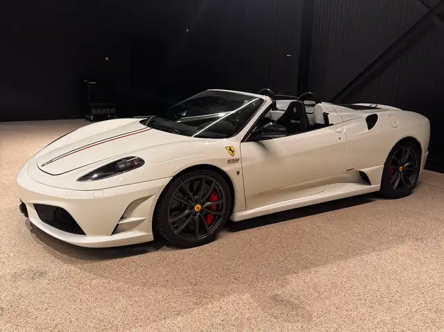 Ferrari F430 Scuderia 16 M