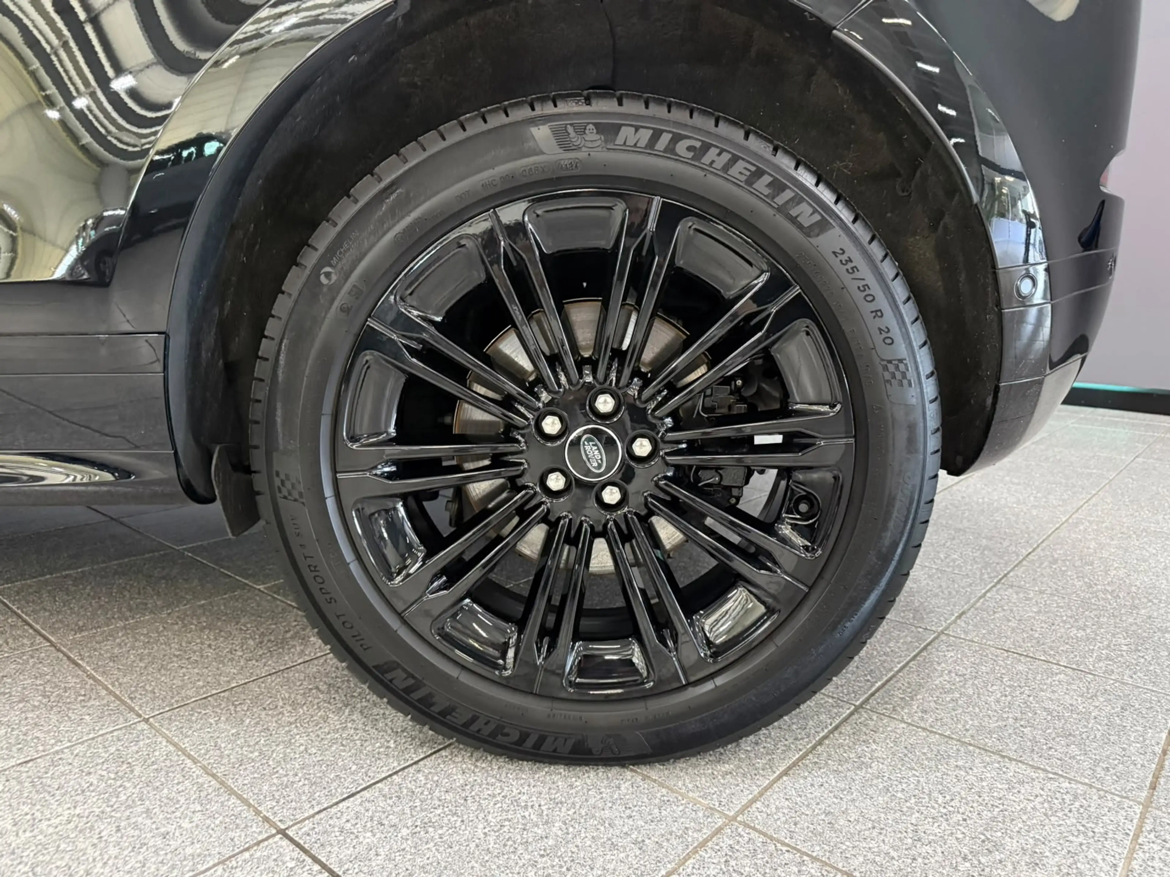 Land Rover Range Rover Evoque 1.5 P270e PHEV AWD Dynamic SE — photo 8