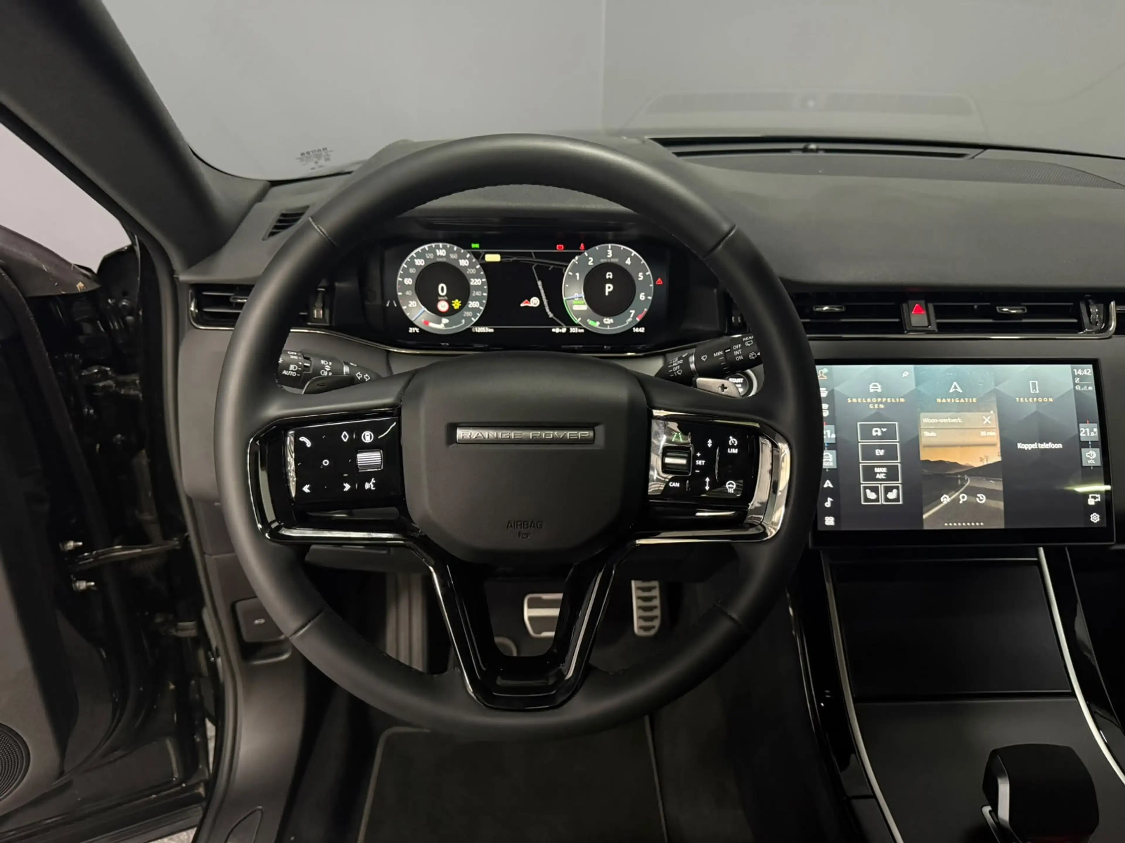 Land Rover Range Rover Evoque 1.5 P270e PHEV AWD Dynamic SE — photo 14