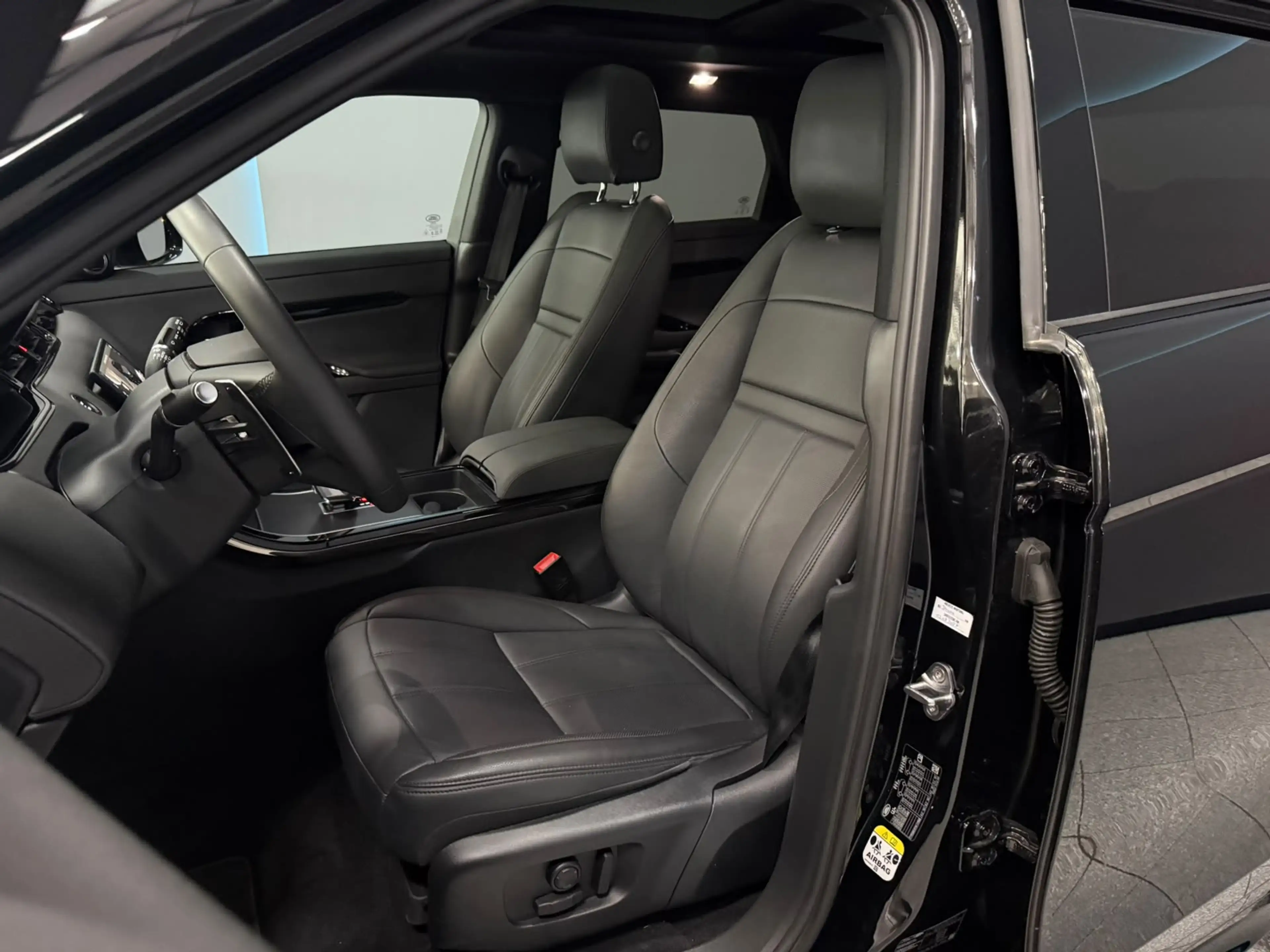 Land Rover Range Rover Evoque 1.5 P270e PHEV AWD Dynamic SE — photo 12
