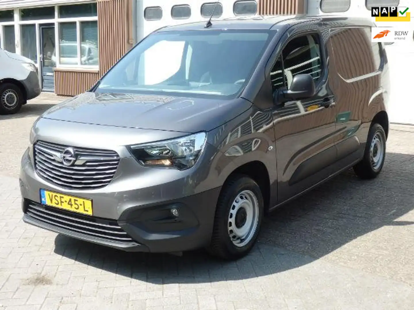 Opel Combo 1.5D L1H1 100 PK AIRO CRUISE PDC Grijs - 1