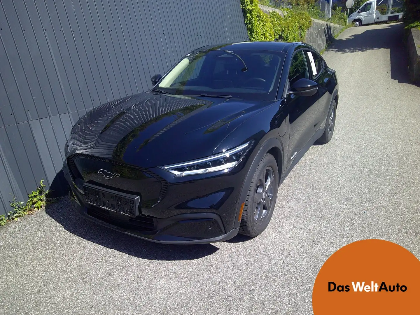 Ford Mustang Mach-E Elektro 72,6kWh Standard Zwart - 1
