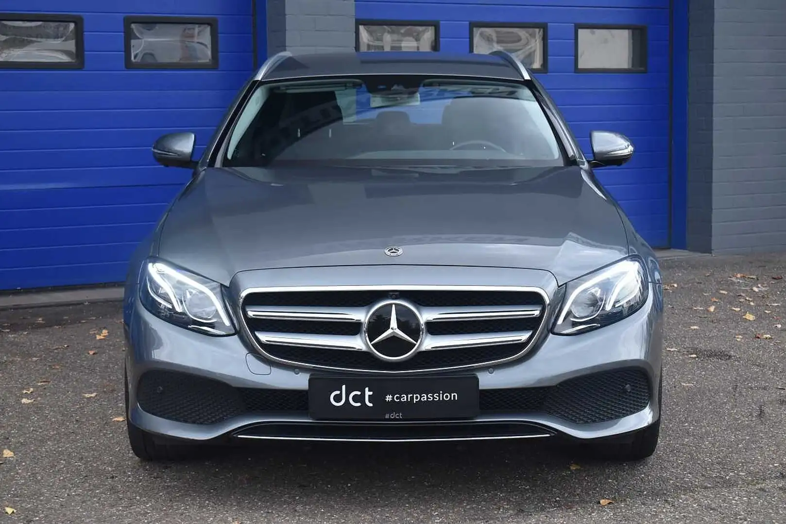 Mercedes-Benz E 250 Estate ACC Blind Spot 360° Ambient Light Grijs - 2