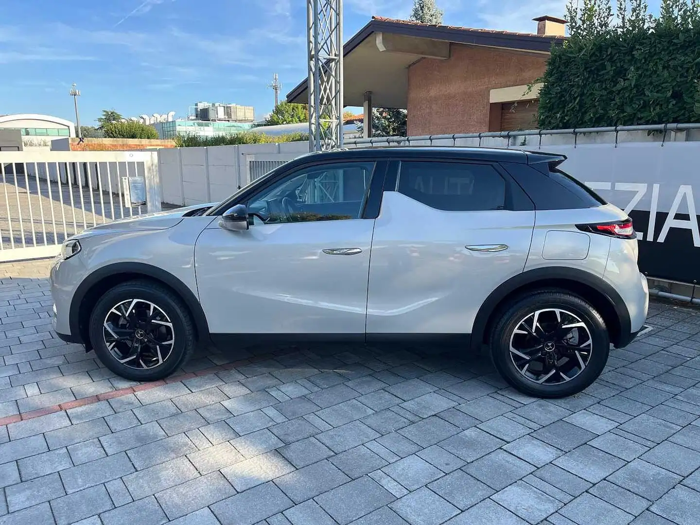 DS Automobiles DS 3 Crossback BlueHDi 130 aut. Faubourg Grigio - 2