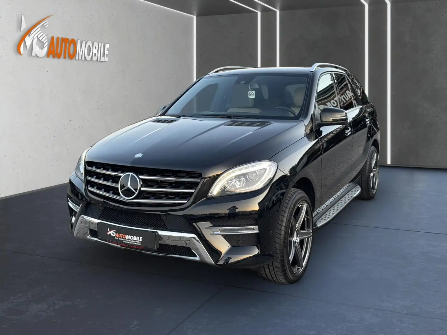 Mercedes-Benz ML 350 d BlueTec 4M AMG Line+AHK+AIRMATIC+DISTR Schwarz - 1