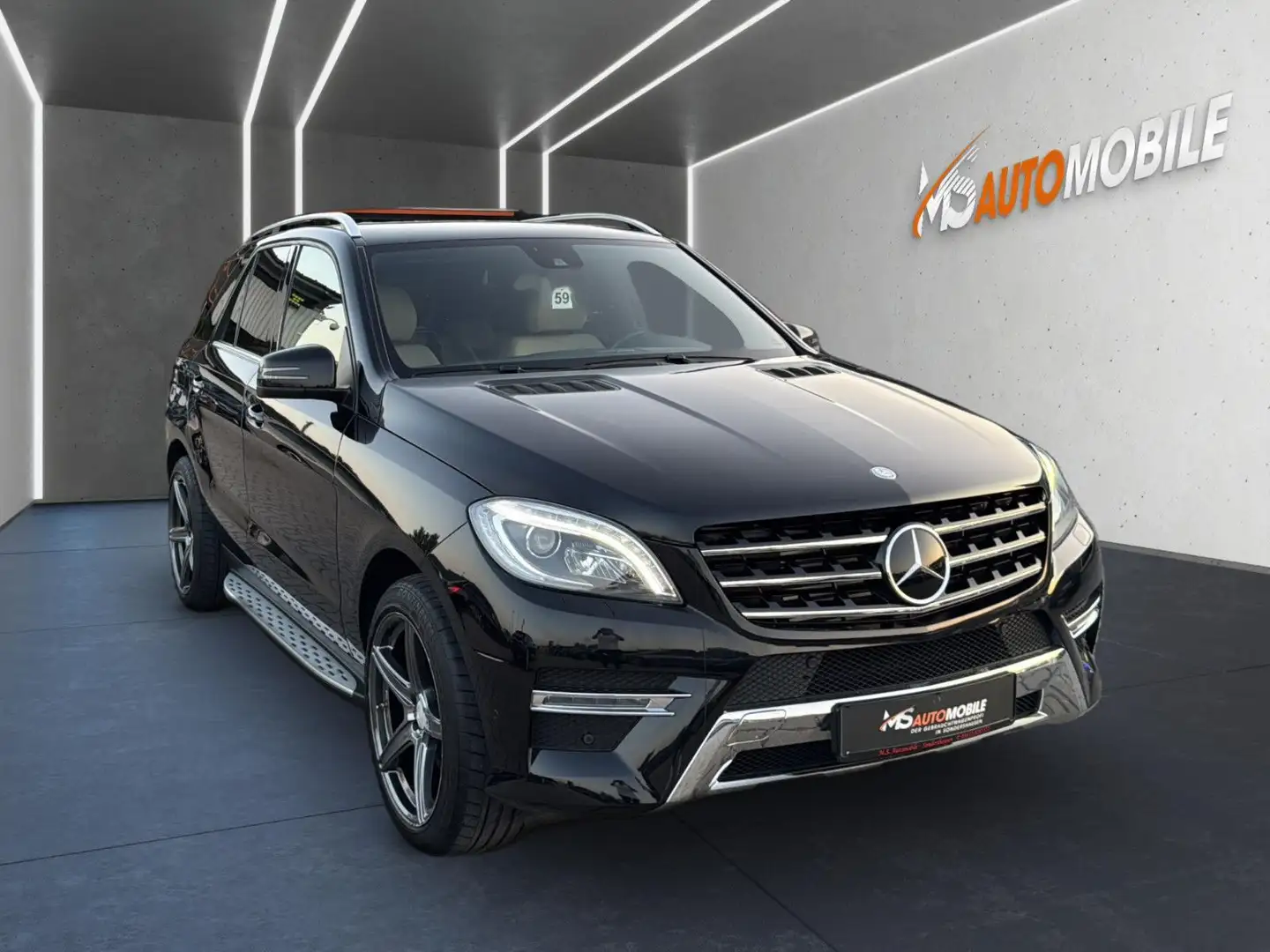 Mercedes-Benz ML 350 d BlueTec 4M AMG Line+AHK+AIRMATIC+DISTR Schwarz - 2
