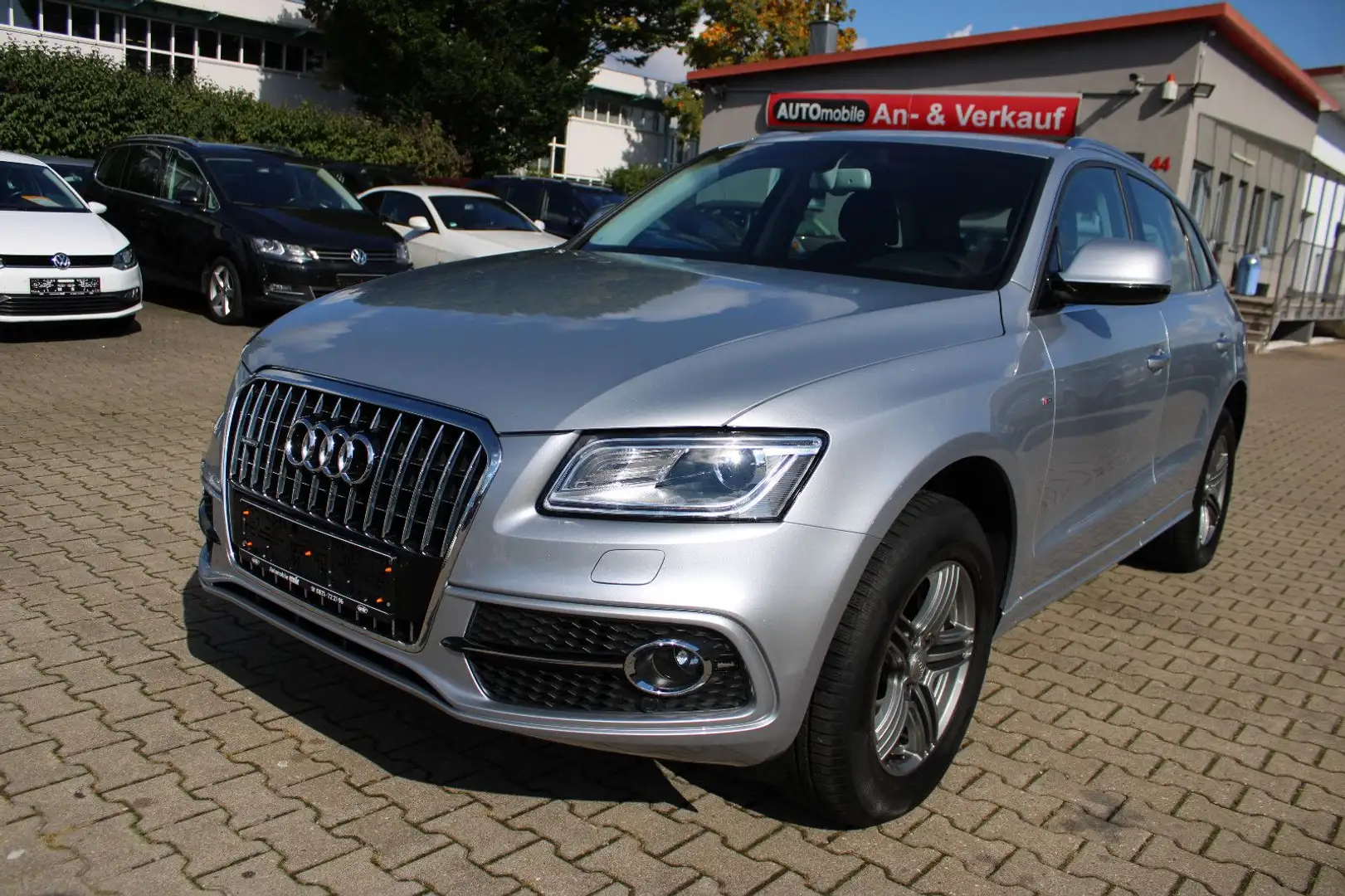 Audi Q5 2.0 TDI S tro. S-Line quattro Kamera,Navi,AHK Silber - 1