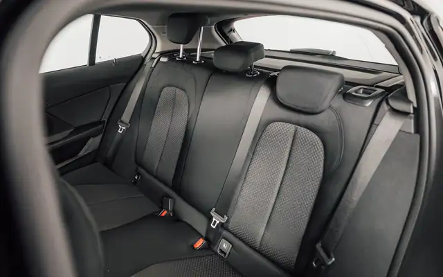 BMW 1 Series view 8