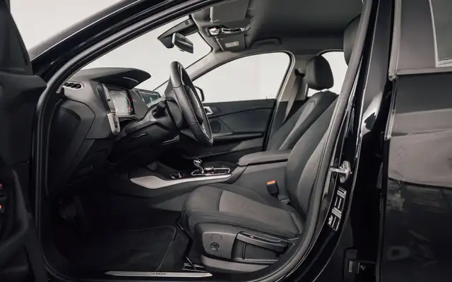 BMW 1 Series view 11