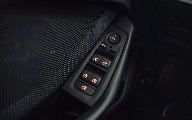 BMW 1 Series view 12