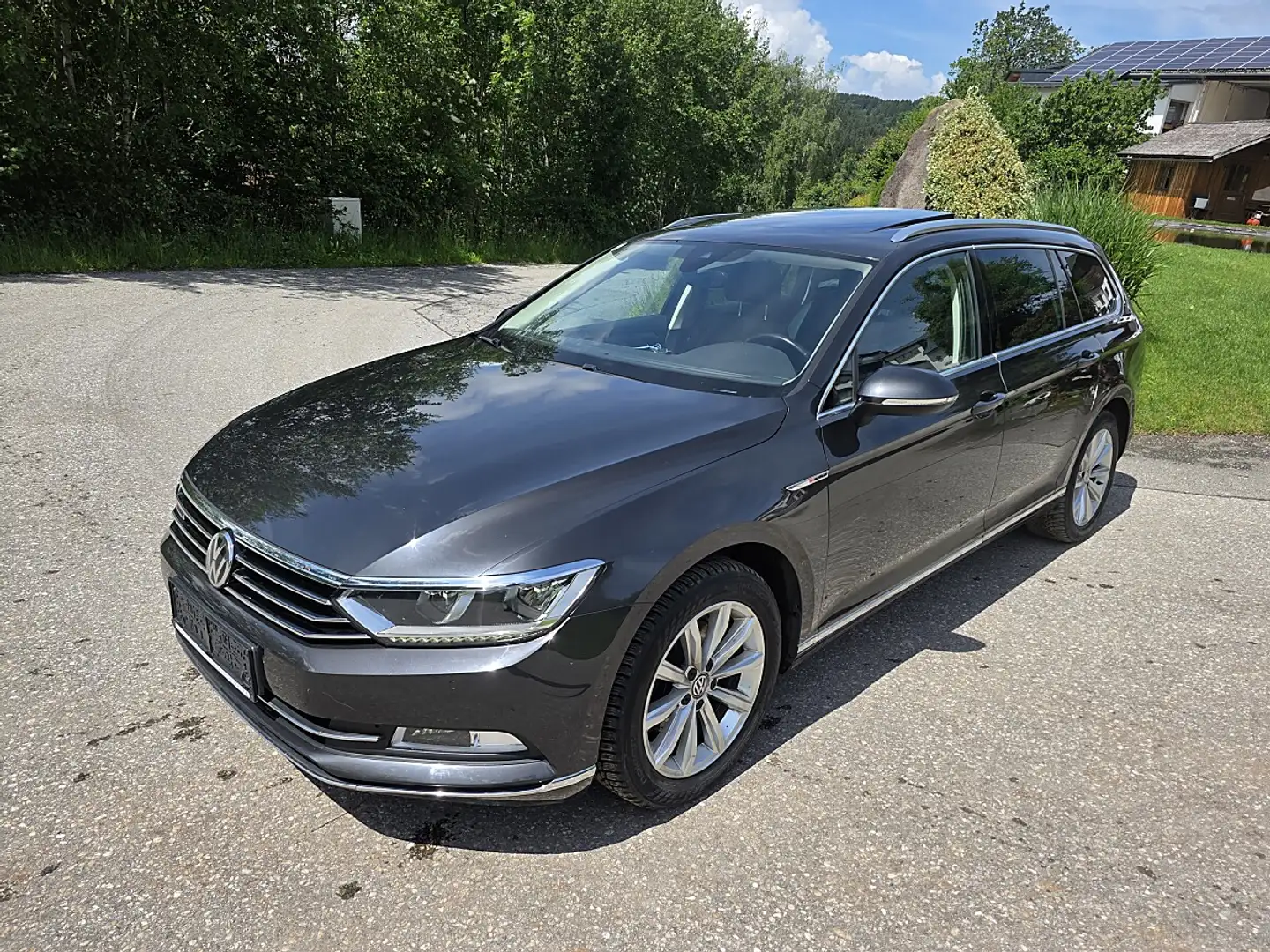 Volkswagen Passat Variant SCR Highline TDI 4Motion DSG ACC Sitzheizung el... Grau - 1