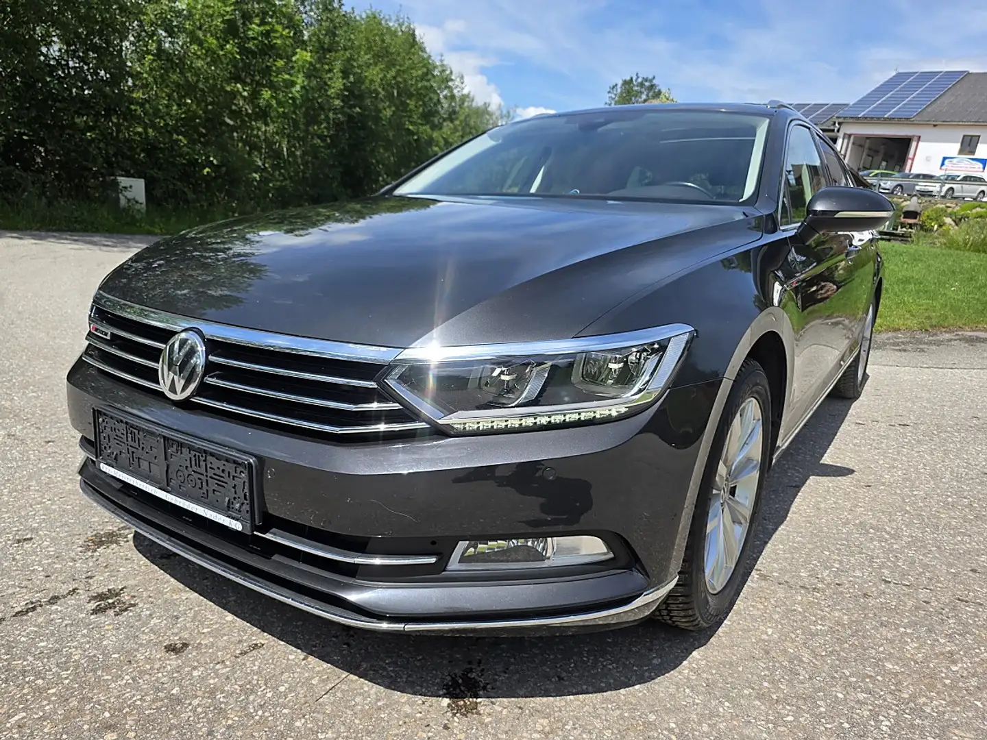 Volkswagen Passat Variant SCR Highline TDI 4Motion DSG ACC Sitzheizung el... Grau - 2