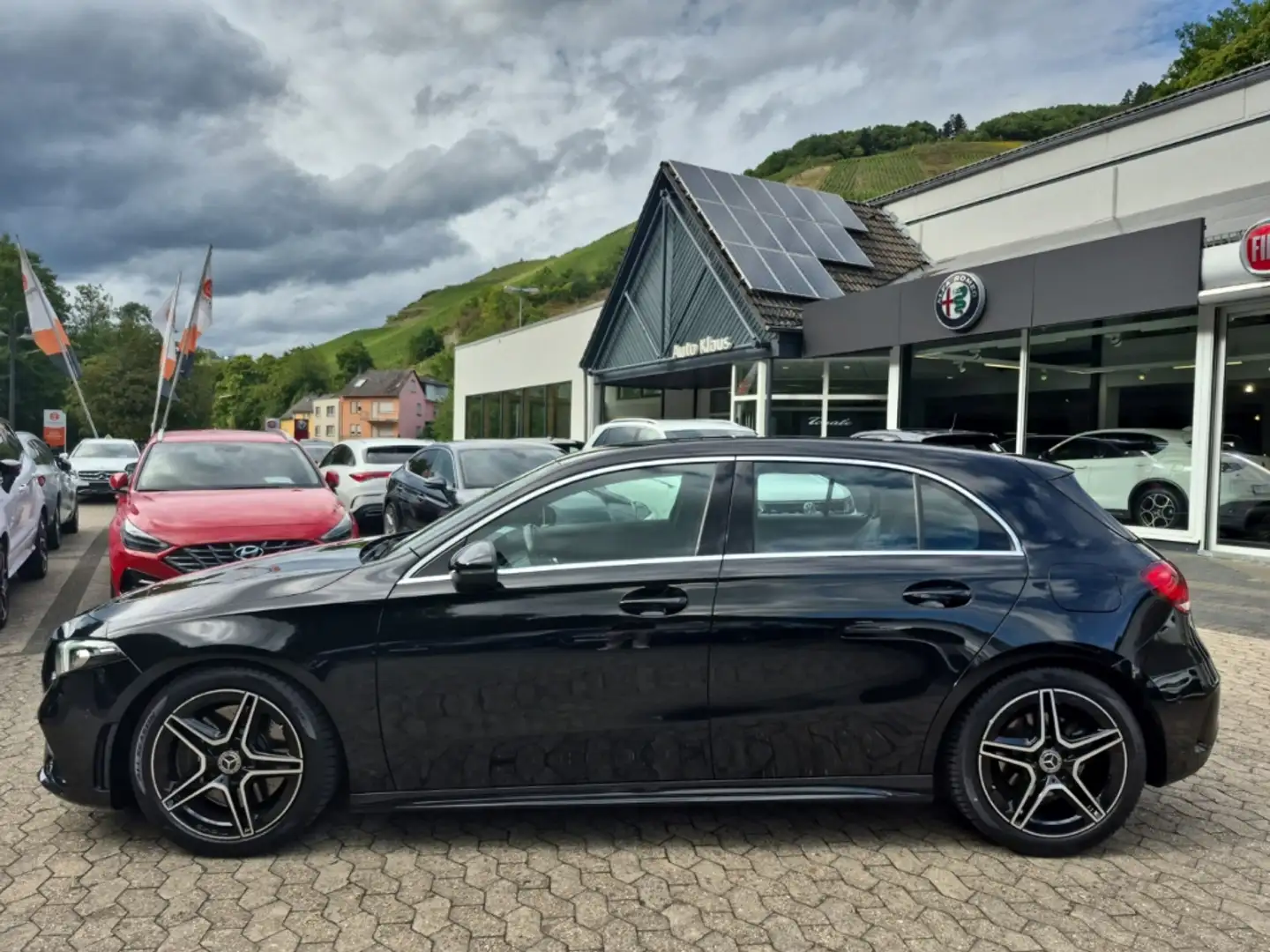 Mercedes-Benz A 250 AMG 360 Grad Alcantara Multibeam Navi PDC Schwarz - 2