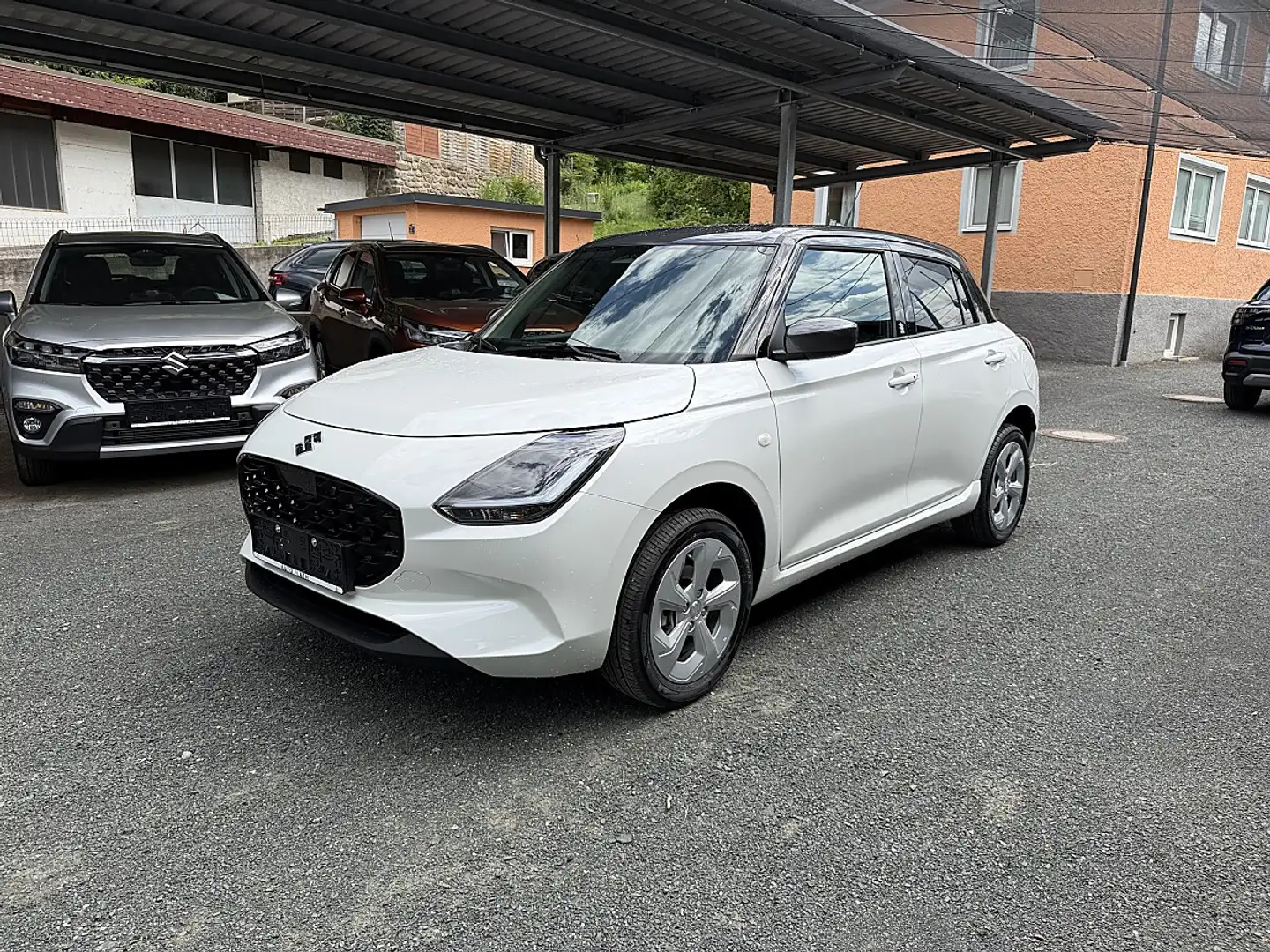 Suzuki Swift 1,2 Hybrid Allgrip Shine Weiß - 1