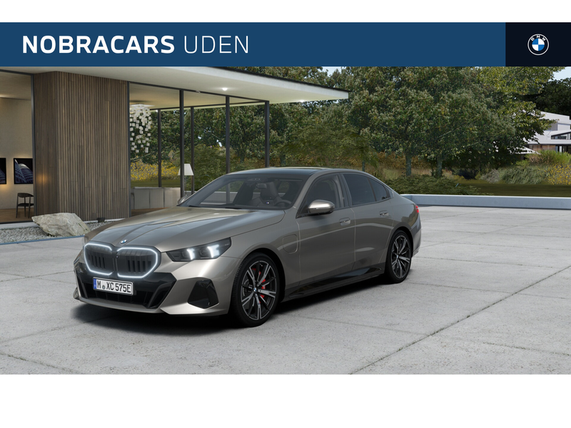 BMW 550 5 Serie 550e xDrive M Sport Automaat / Panoramadak