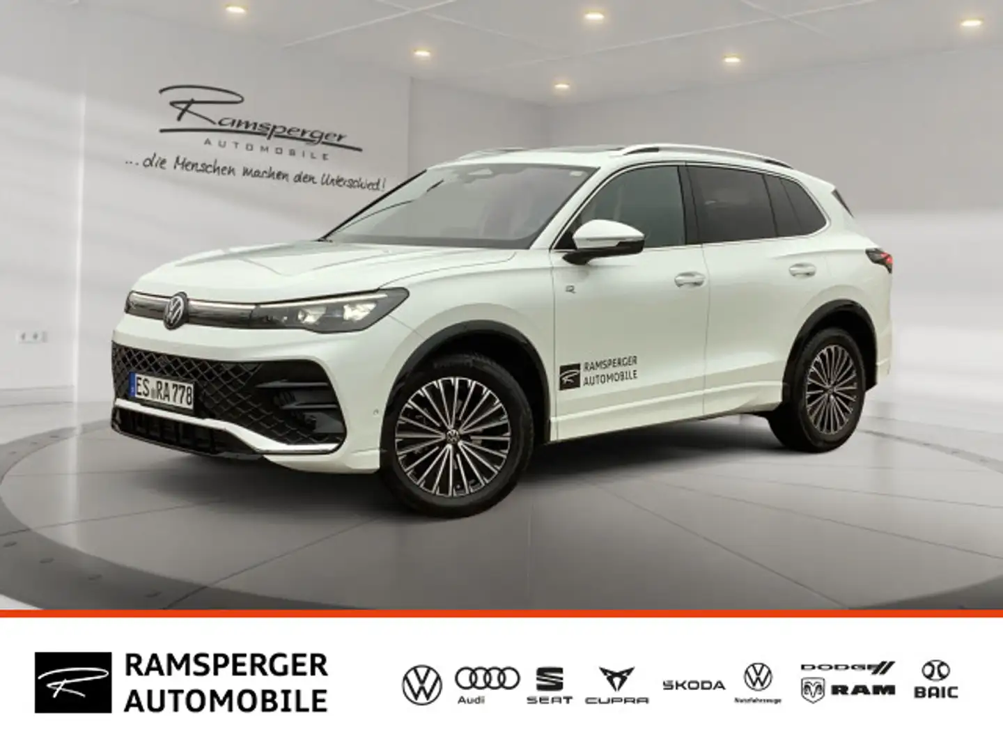 Volkswagen Tiguan 1.5 eTSI DSG R-Line AHK ACC Matrix Pano Weiß - 1