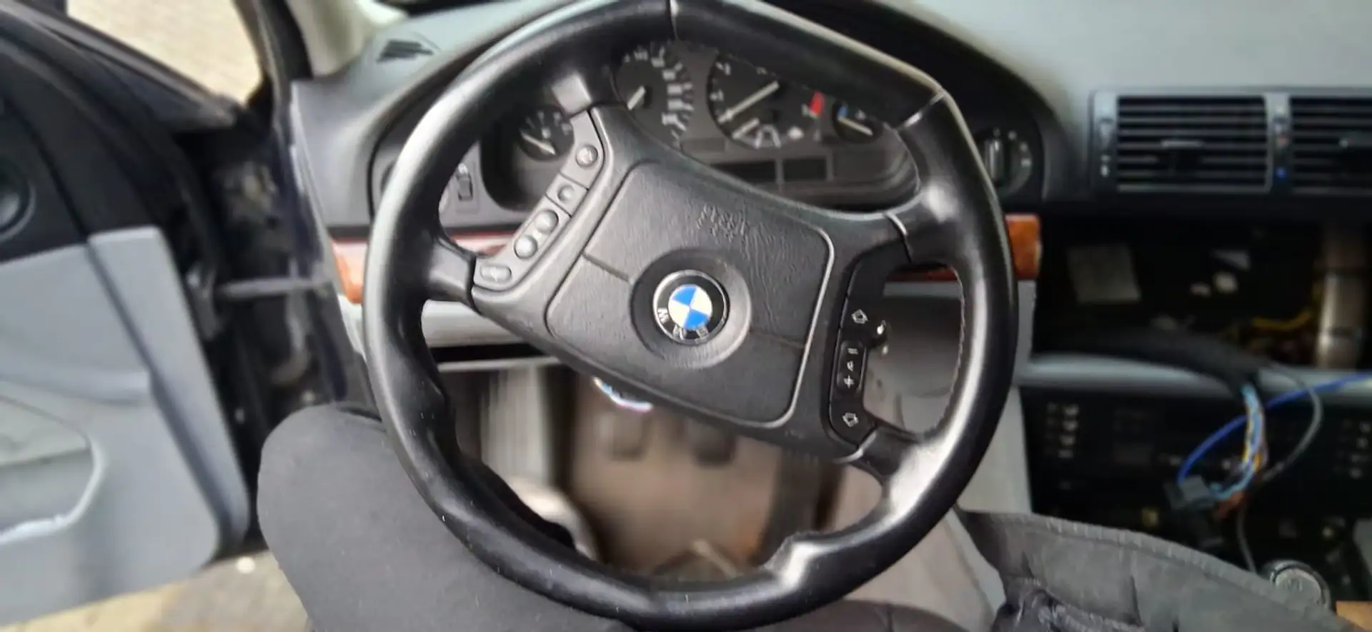 BMW 523 523 523i Executive Černá - 2