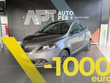 Ypsilon 1.0 firefly hybrid Platino s&s 70cv