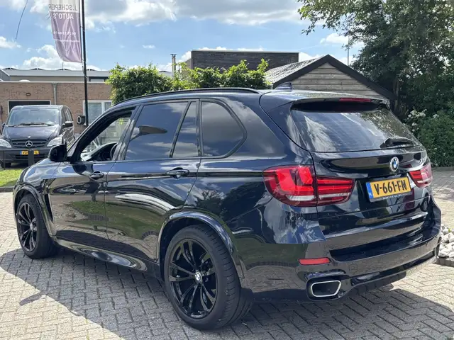 BMW X5 view 7