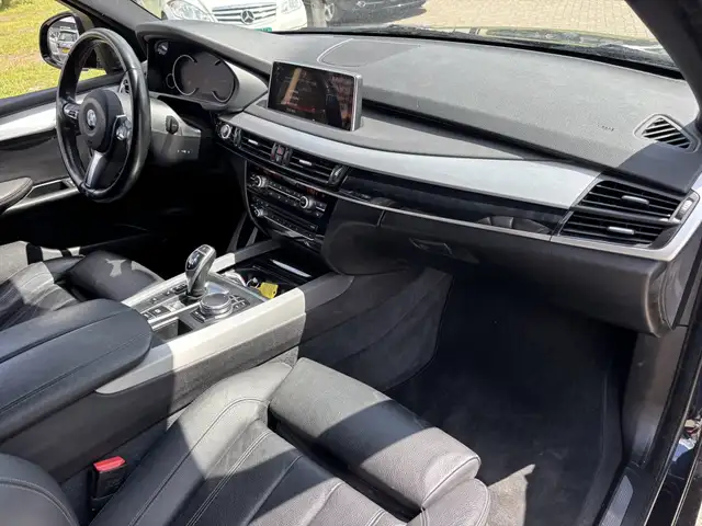 BMW X5 view 12