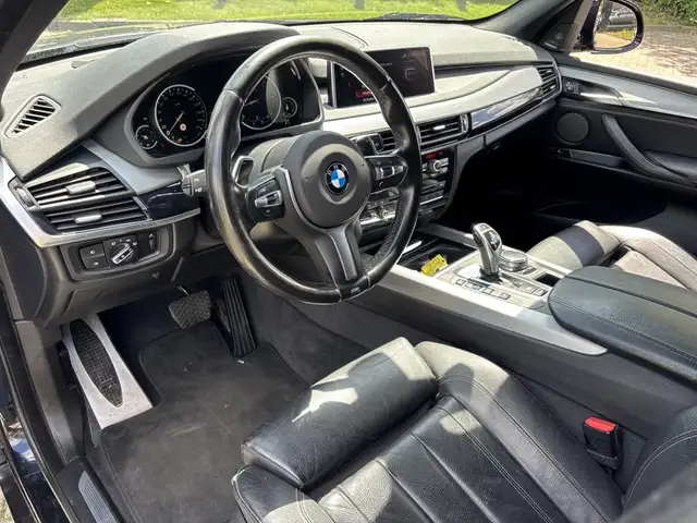 BMW X5 view 14