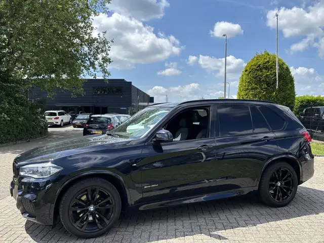BMW X5 view 8