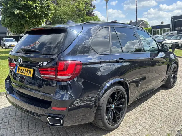 BMW X5 view 5
