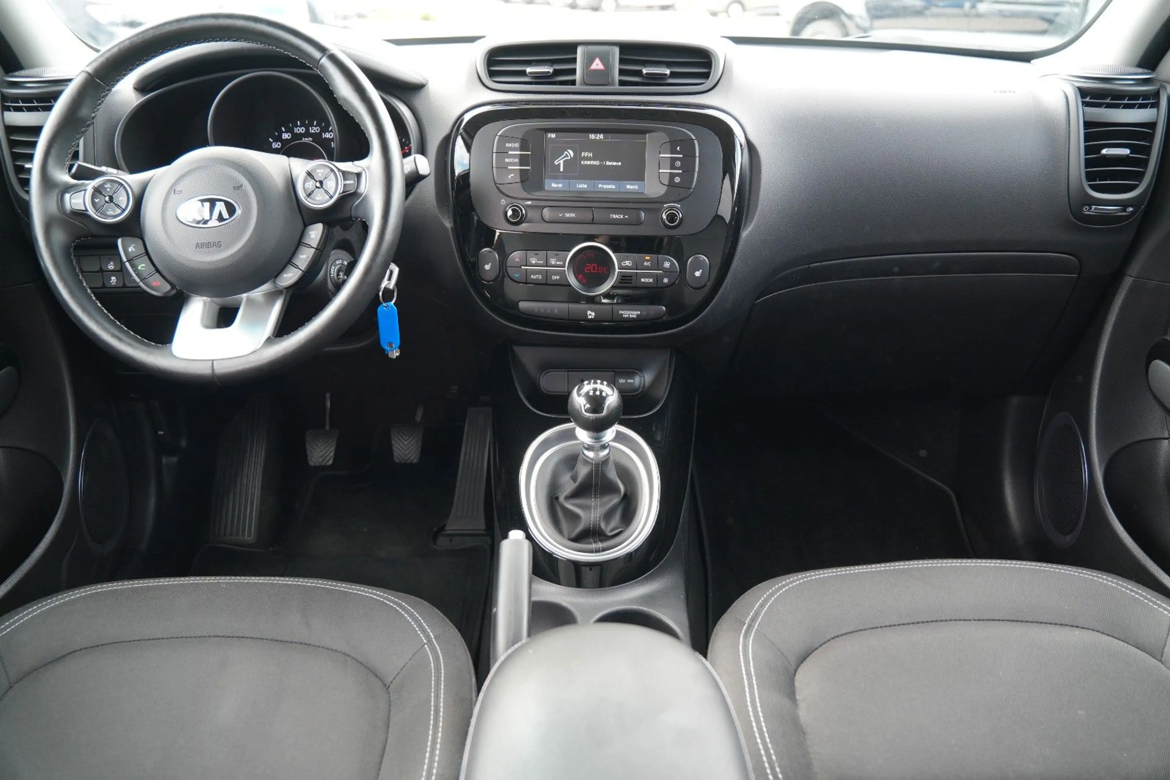 Kia Soul Dream Team 1.6 GDI Kamera 1. Hand — photo 14