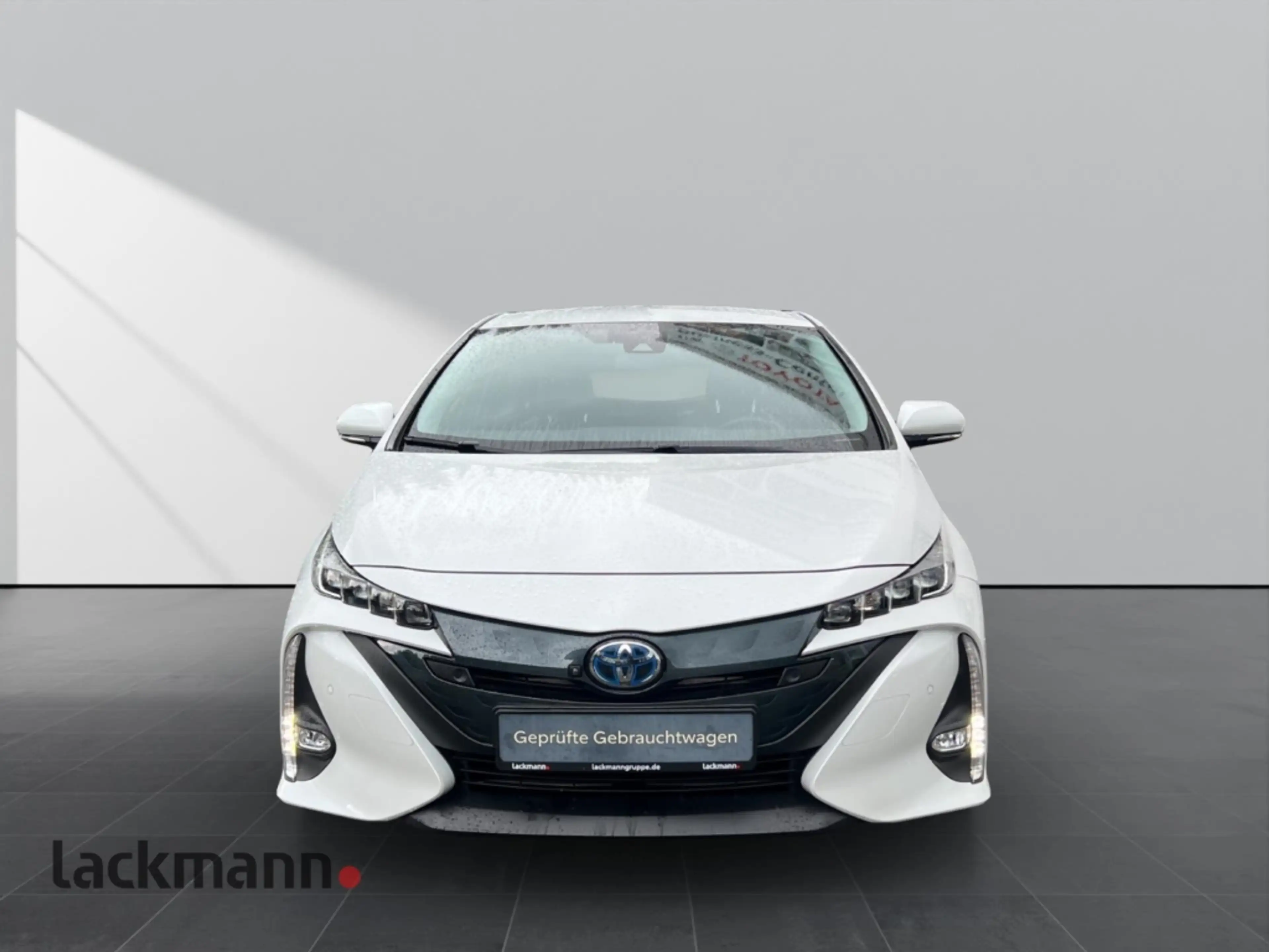Toyota Prius Plug-in Executive*Navi*LED*JBL*AHK*Leder* — photo 3